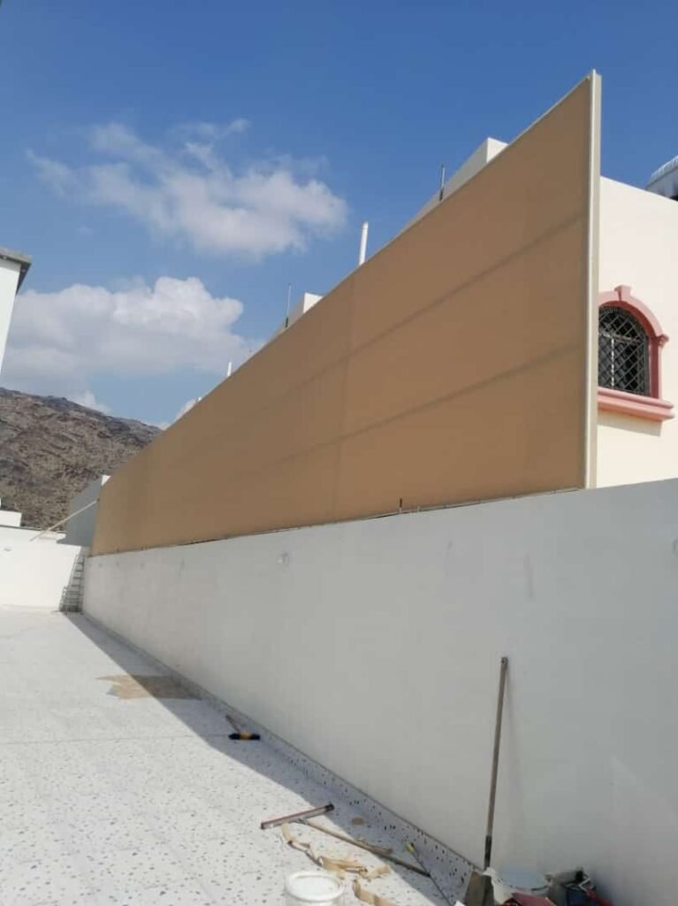 ساتر قماش سادة لاحواش المنازل في مدينة جدة